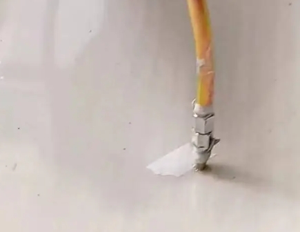 毕节市瓷砖空鼓维修公司专业解答在瓷砖铺贴过程中，如果使用的砂料过粗（如全部使用了粗砂），可能会导致以下问题